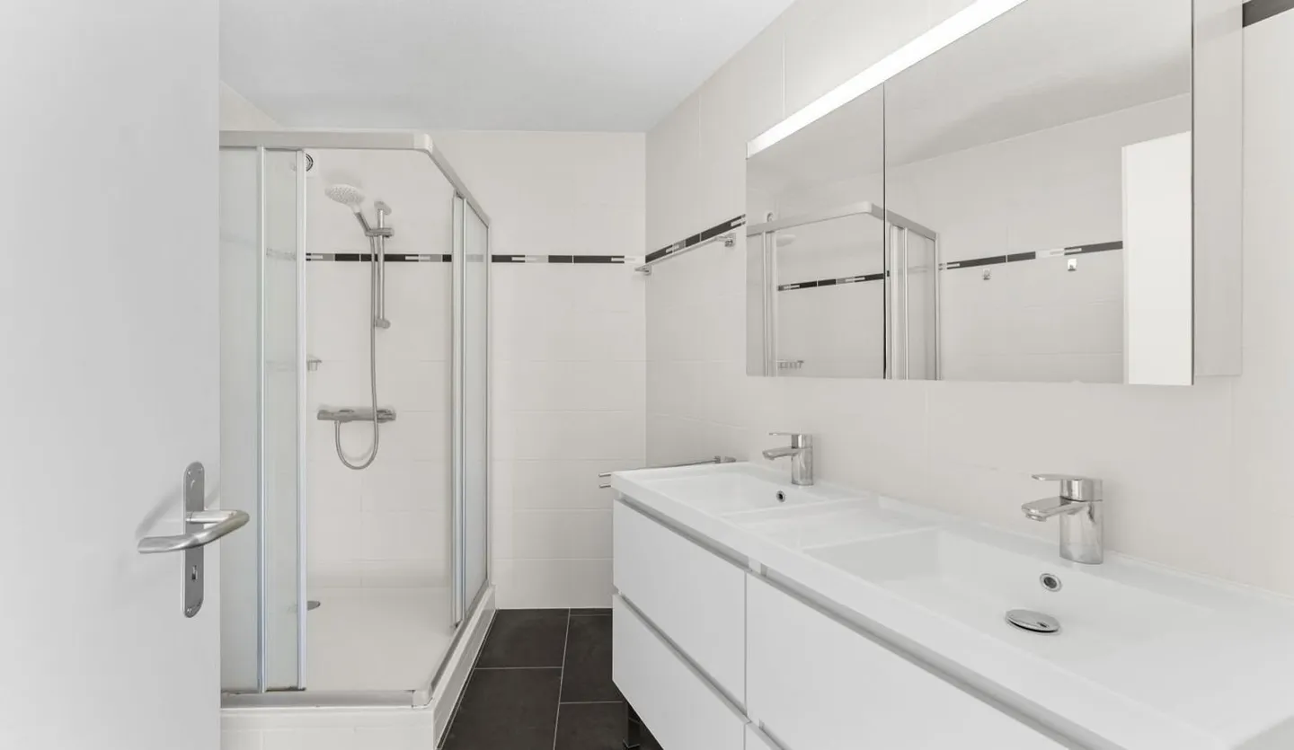 LIGHT, VIEW AND QUALITY OF LIFE – LIVING ON THE SUNNY SIDE WITH TAX ADVANTAGE ***** - Photo 9 of 13