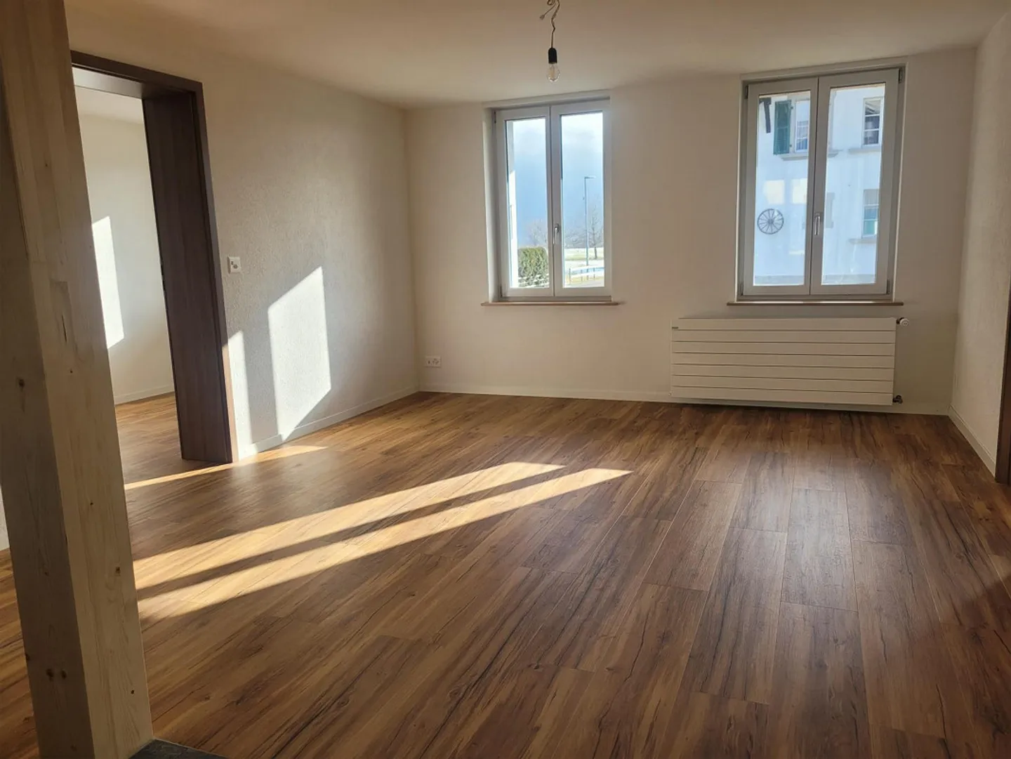 Appartement 3.5 pièces avec immense espace extérieur - Photo 3 sur 7