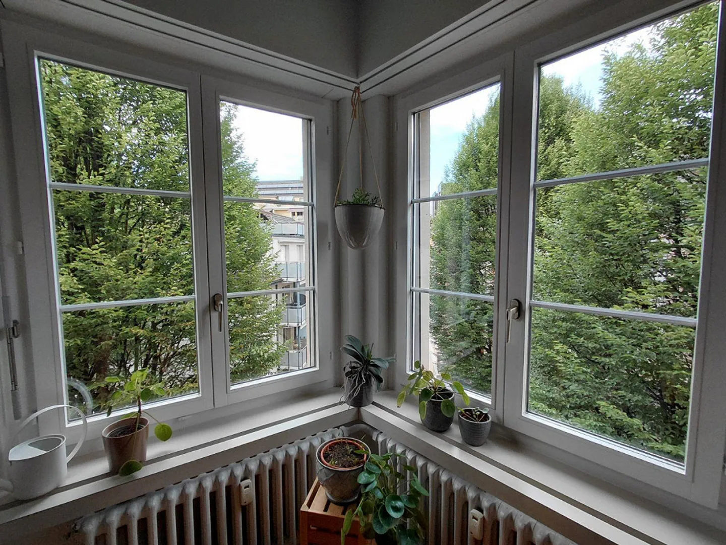 Bright 3.5 Room Apartment in a Central Location - Photo 1 of 11