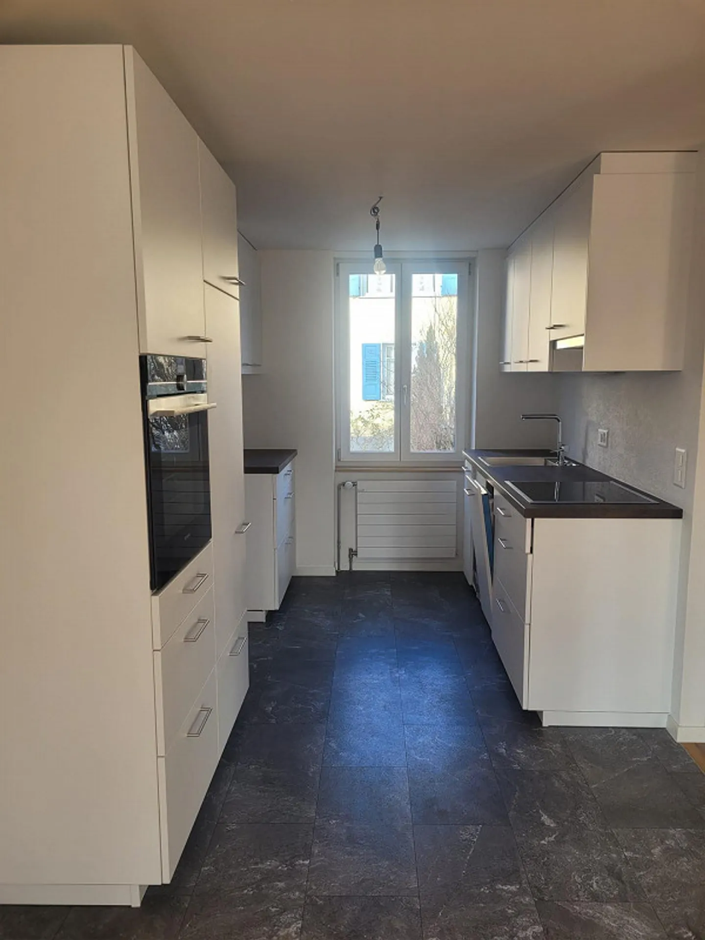 Appartement 3.5 pièces avec immense espace extérieur - Photo 4 sur 7