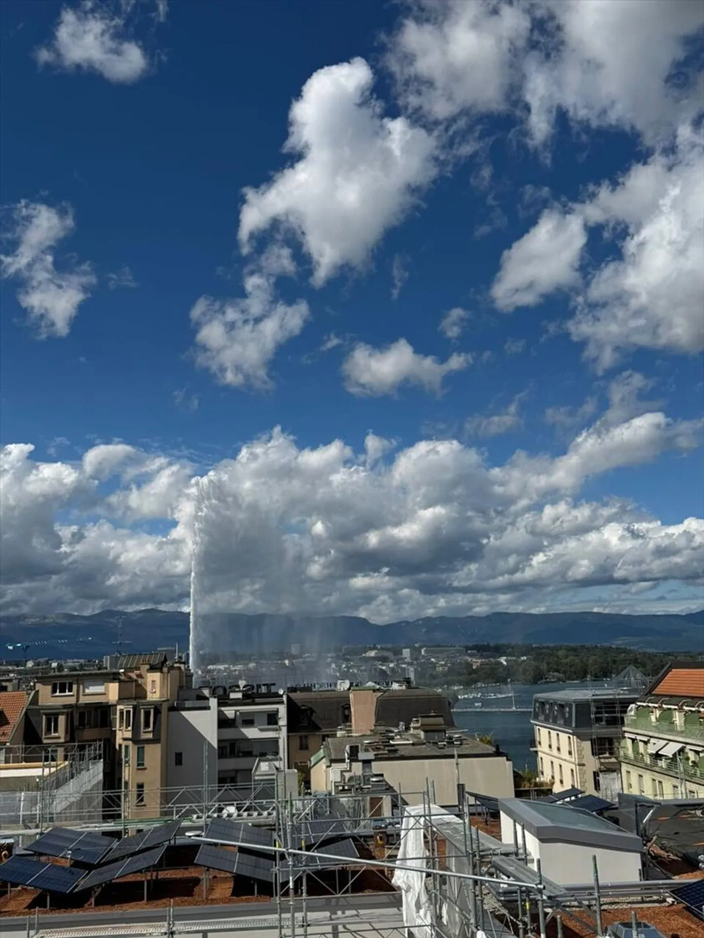 Magnifico attico di 5 stanze con vista lago a Eaux-Vives - Foto 1 di 4