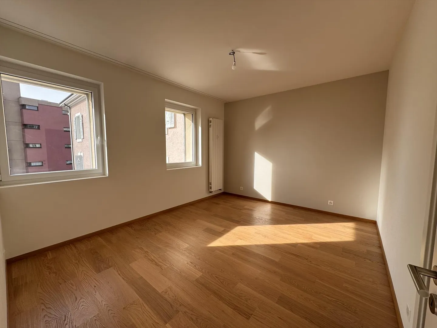 Magnificent 2.5-room apartment with lake view - Photo 6 of 12