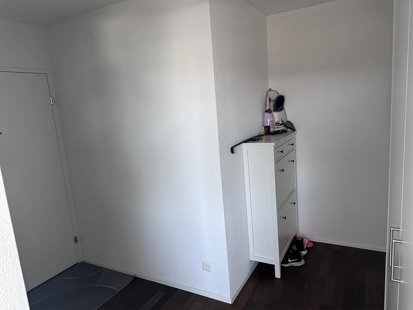 Moderne 3.5-Zimmer-Wohnung mit Balkon - Foto 6 von 13