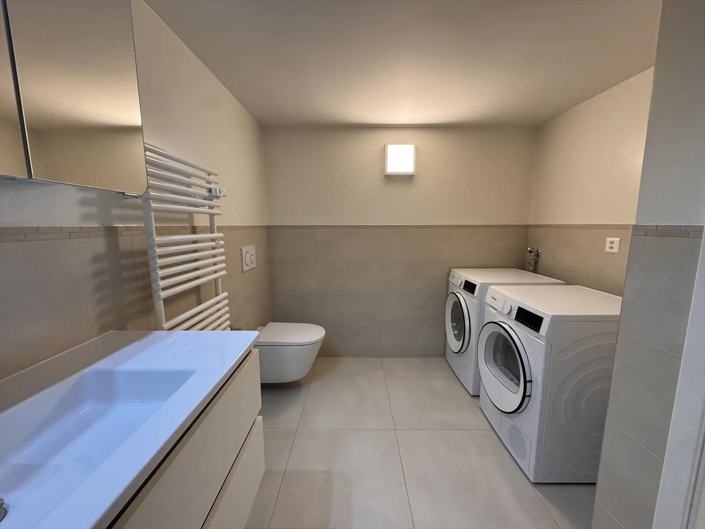 Magnificent 2.5-room apartment with lake view - Photo 9 of 12