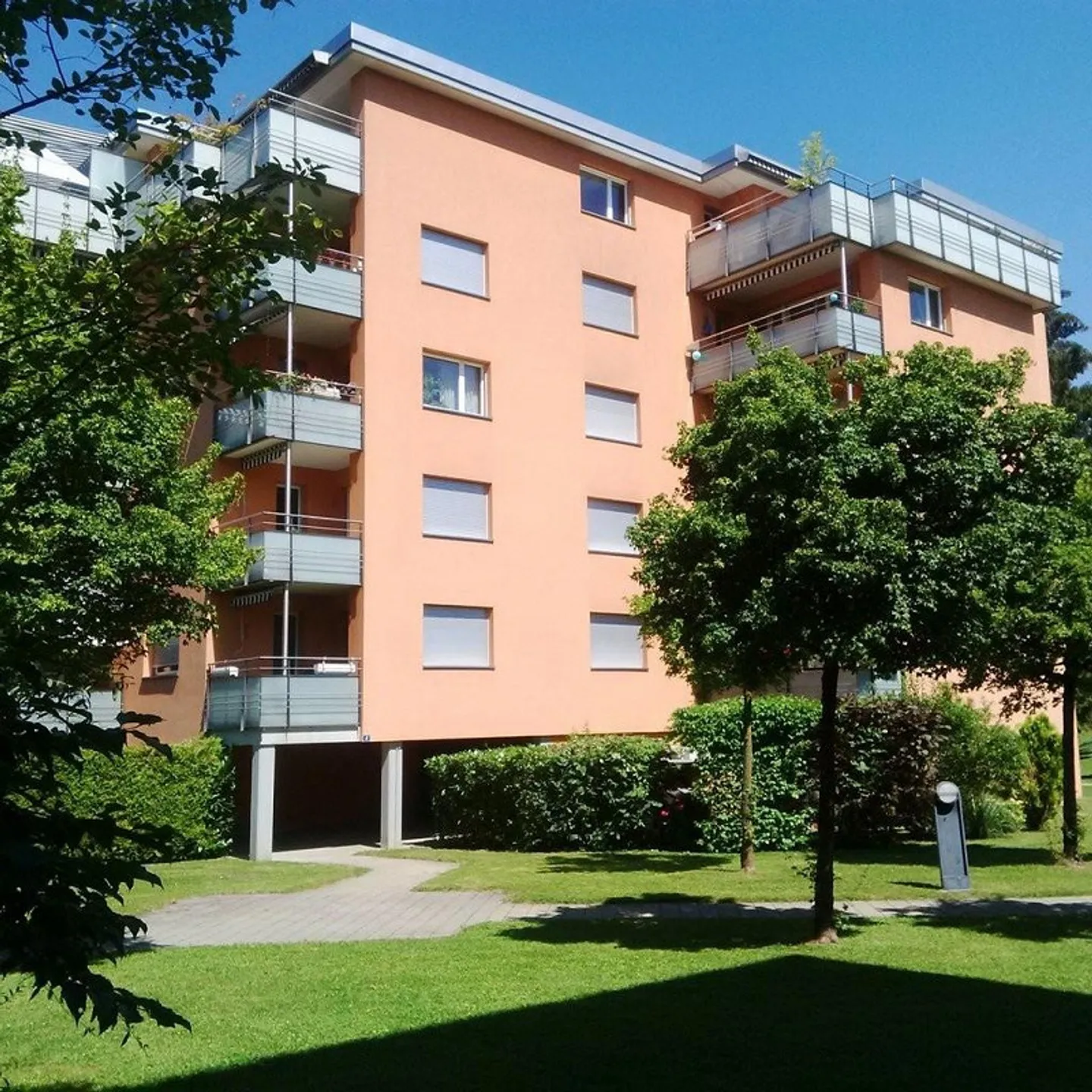Appartement de jardin ensoleillé à Richterswil - Photo 1 sur 7