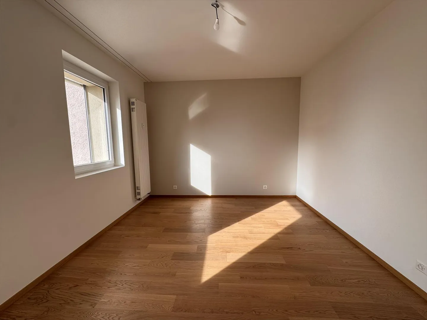 Magnificent 2.5-room apartment with lake view - Photo 7 of 12