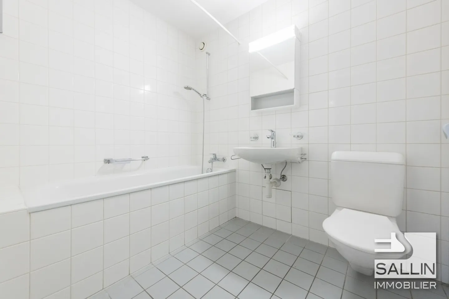Apartment with 4 rooms - Photo 16 of 21