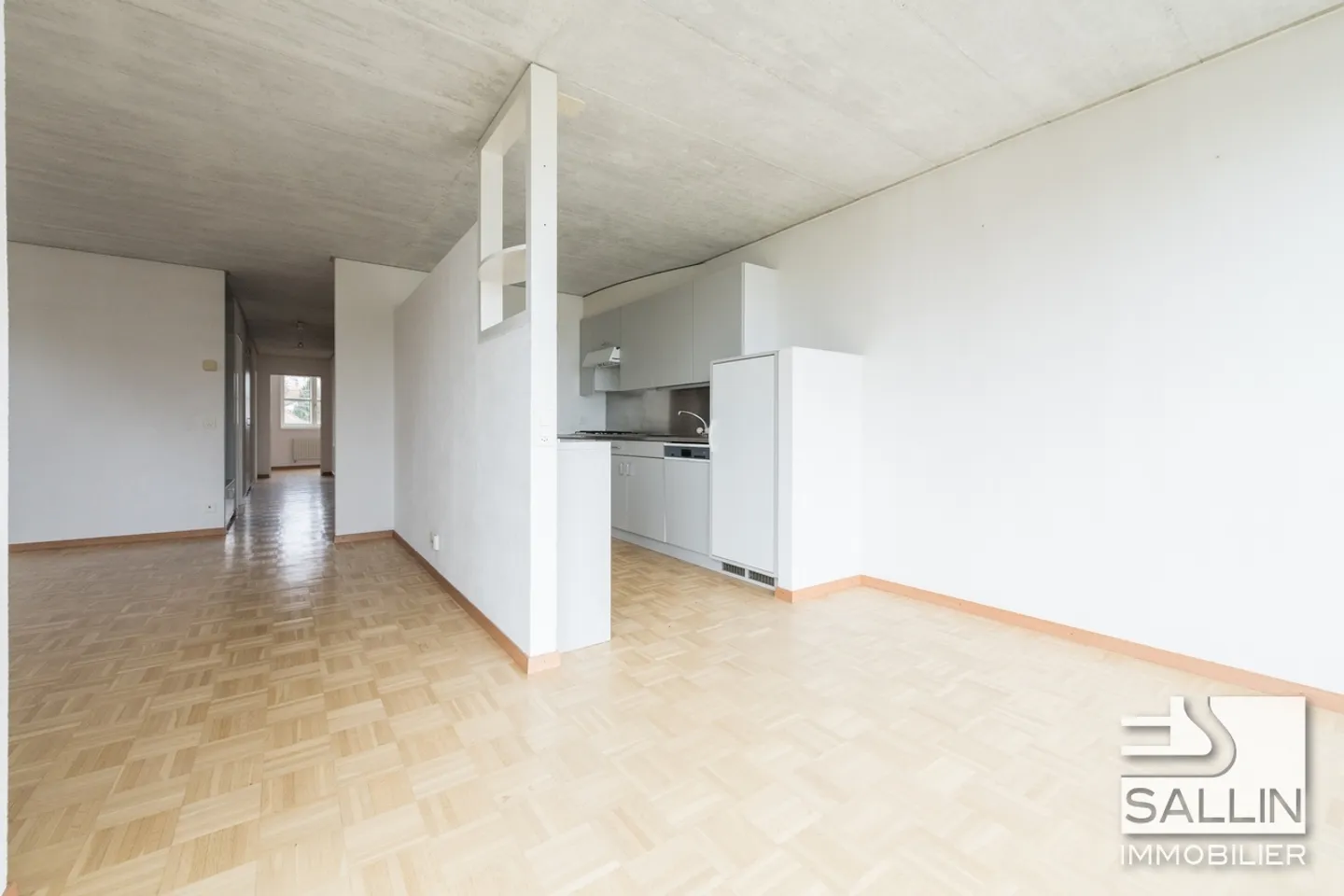 Apartment with 4 rooms - Photo 4 of 21