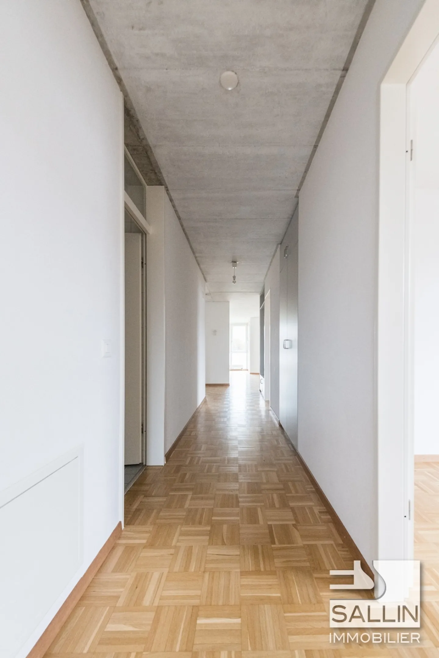 Apartment with 4 rooms - Photo 20 of 21