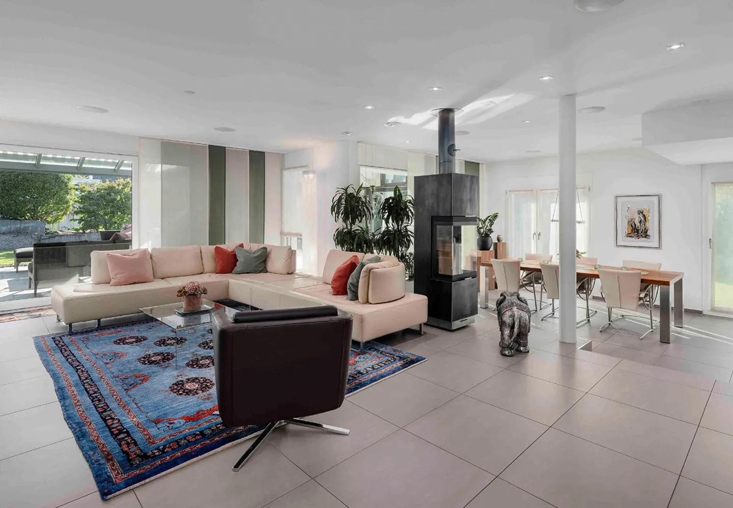 Stadtnahes Wohnen mit Privatsphäre - Photo 2 of 8