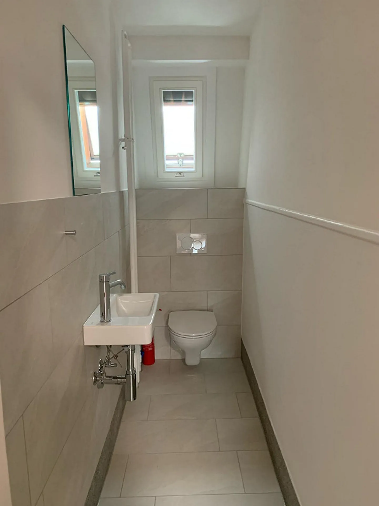 Edificio storico ristrutturato! Appartamento di 4,5 stanze in posizione centrale - Foto 5 di 8