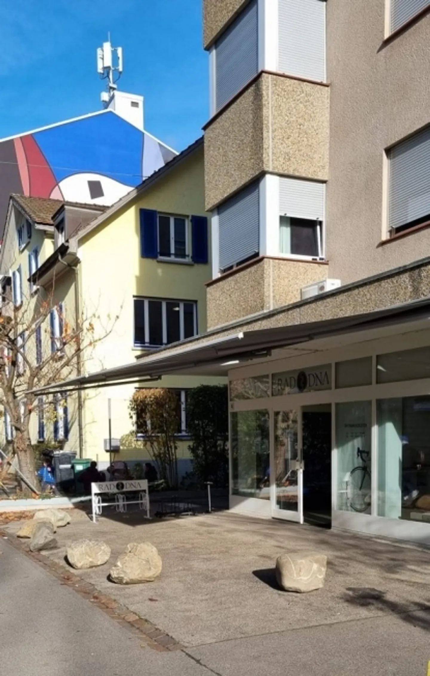 Spazio commerciale attraente con possibilità di utilizzo versatile - Foto 2 di 9