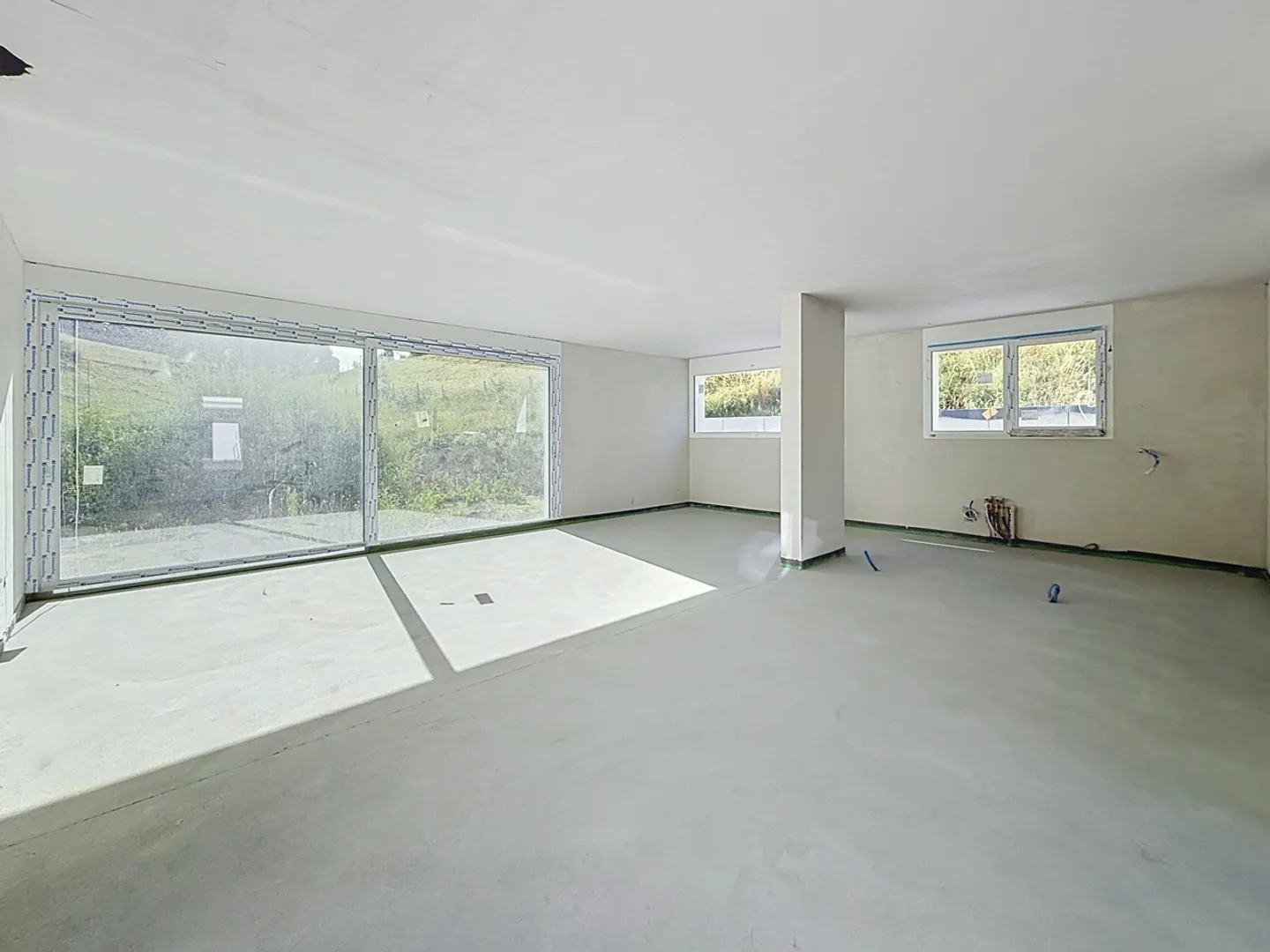 Zeitgenössische Villa mit Garten - Foto 4 von 13