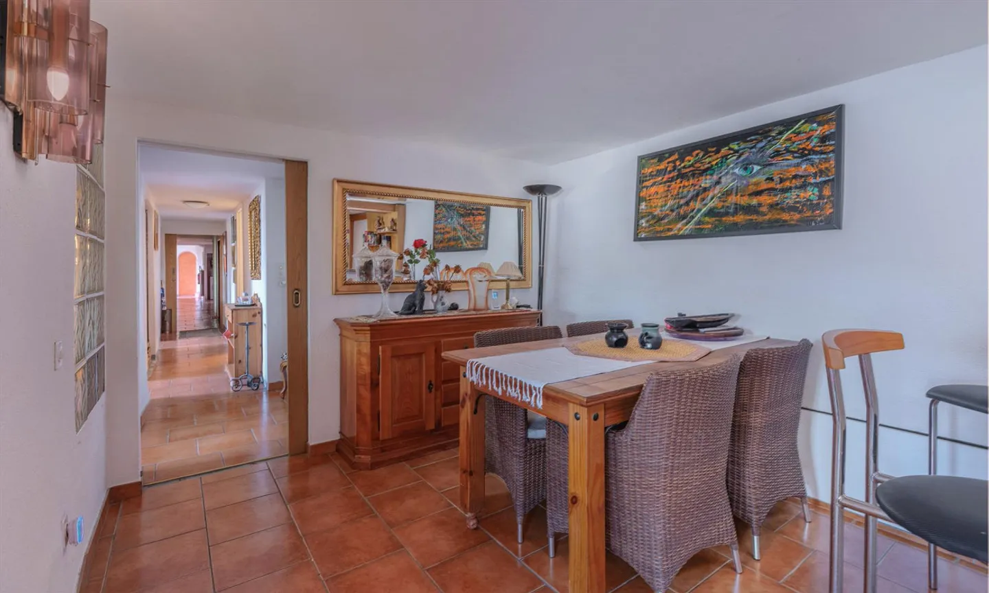 SPACIOUS MULTI-FAMILY HOUSE WITH OVER 12 ROOMS IN SAVOSA - Photo 4 of 9