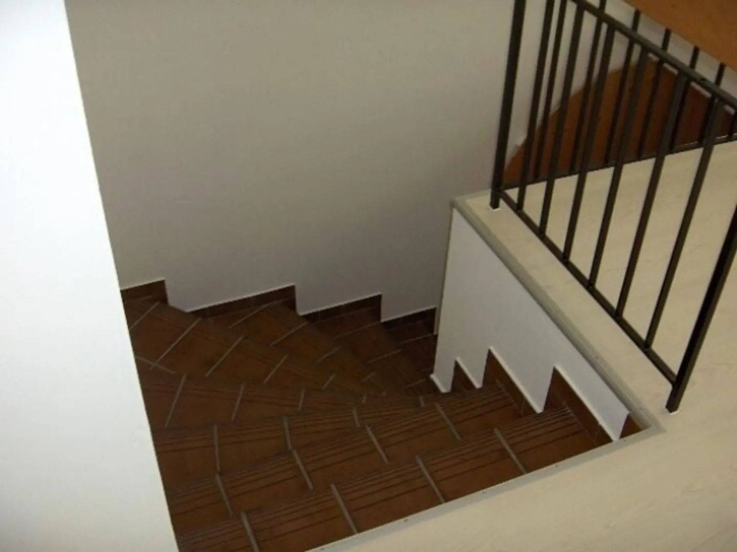 Spazio commerciale attraente con possibilità di utilizzo versatile - Foto 7 di 9