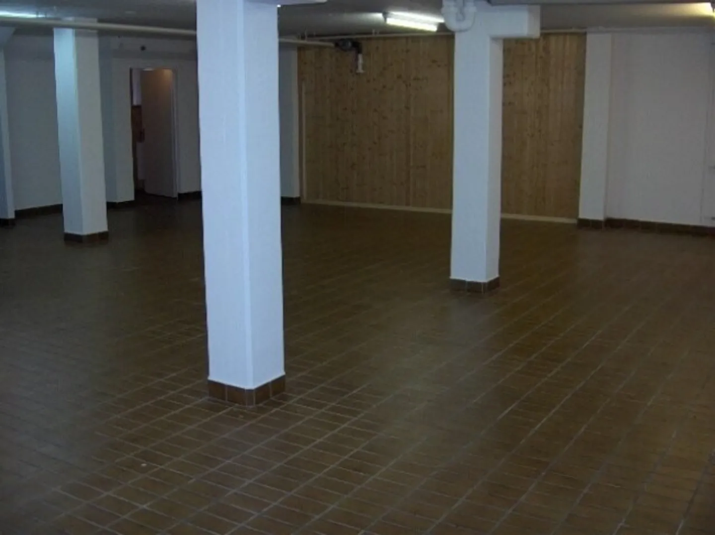 Spazio commerciale attraente con possibilità di utilizzo versatile - Foto 8 di 9