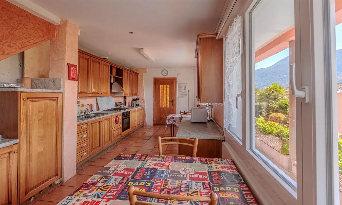 SPACIOUS MULTI-FAMILY HOUSE WITH OVER 12 ROOMS IN SAVOSA - Photo 7 of 9