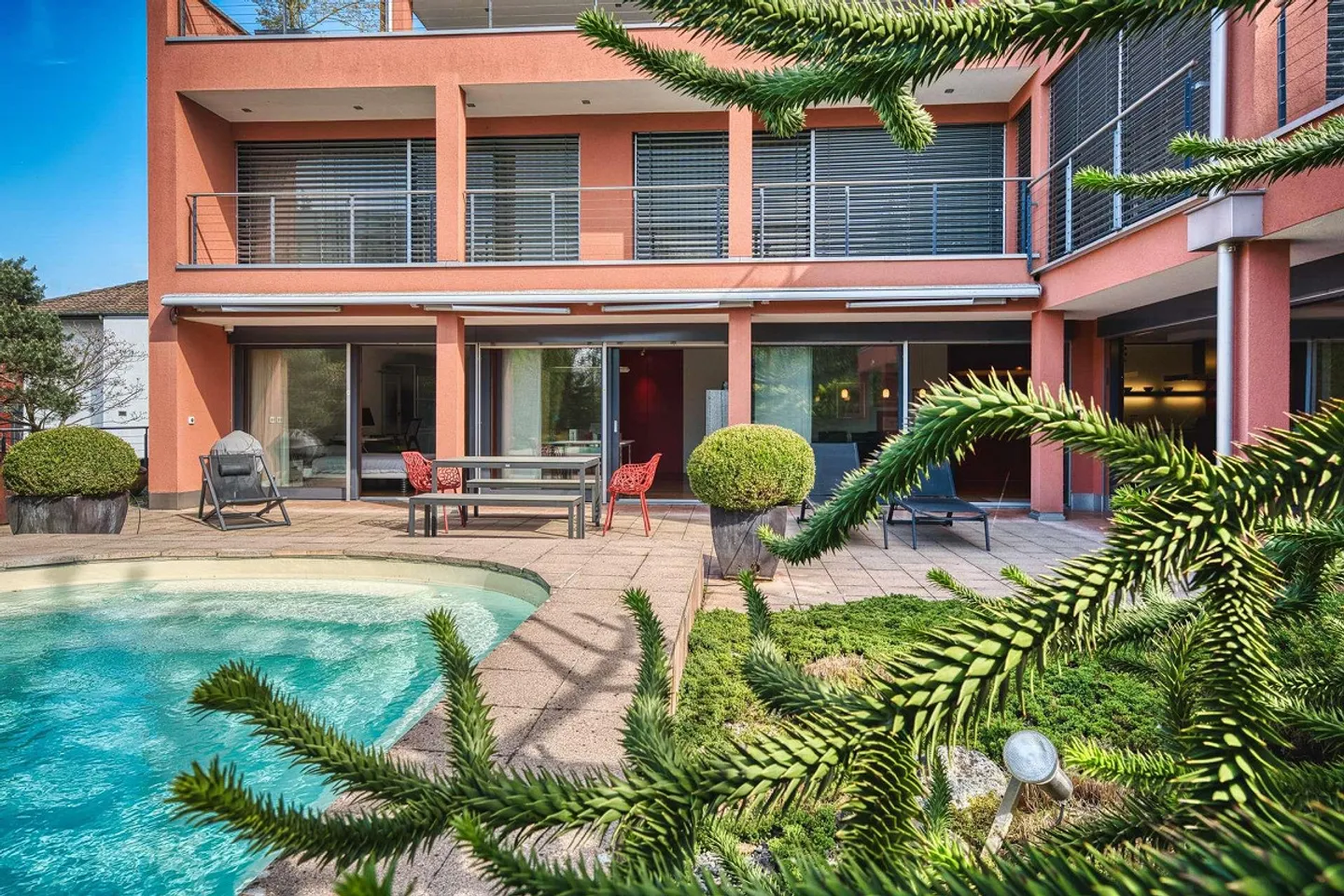 Terrace flat close to the city with pool and sauna - Photo 12 of 14