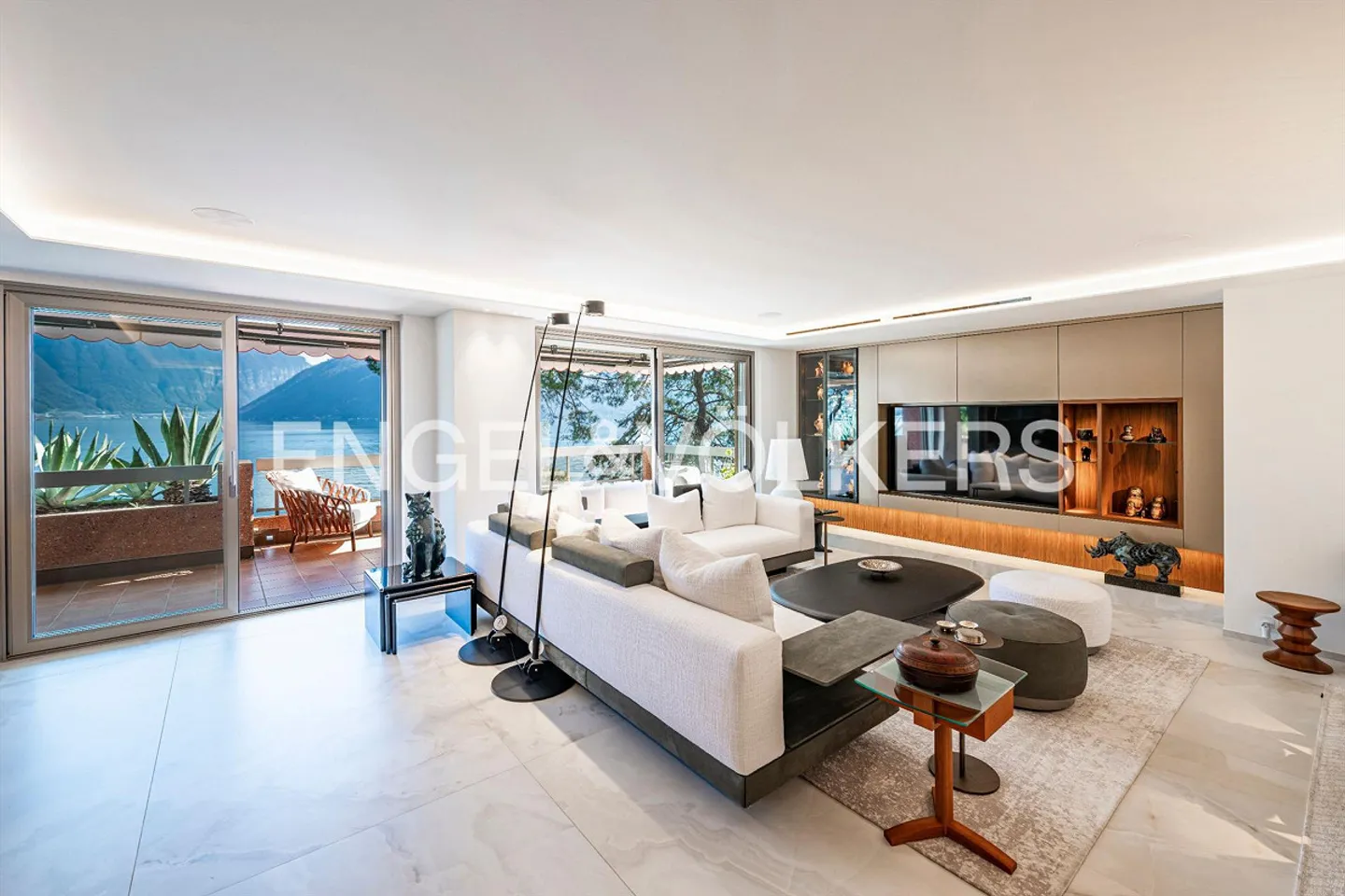 Appartamento dal design raffinato sul lago - Foto 2 di 13