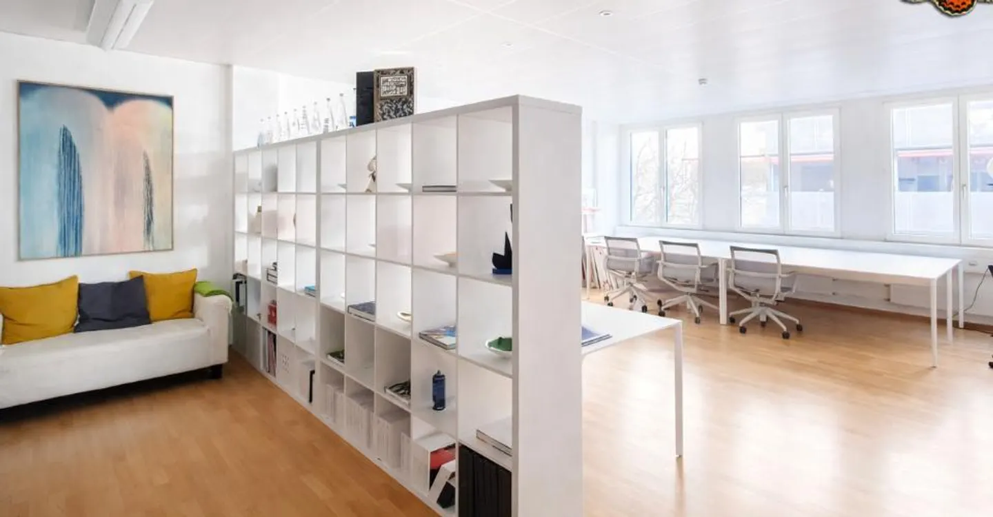 Bright commercial space of 236 m² in the heart of Fribourg - Photo 2 of 7