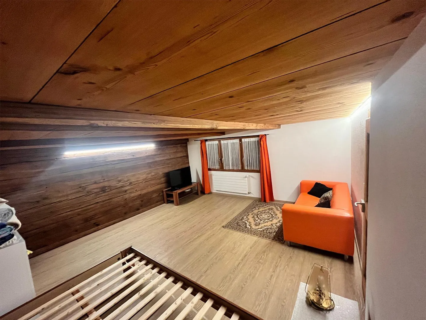 Gemütliche und möblierte 1.5-Zimmer-Wohnung mit Balkon in Guttet-Feschel - Foto 2 von 8