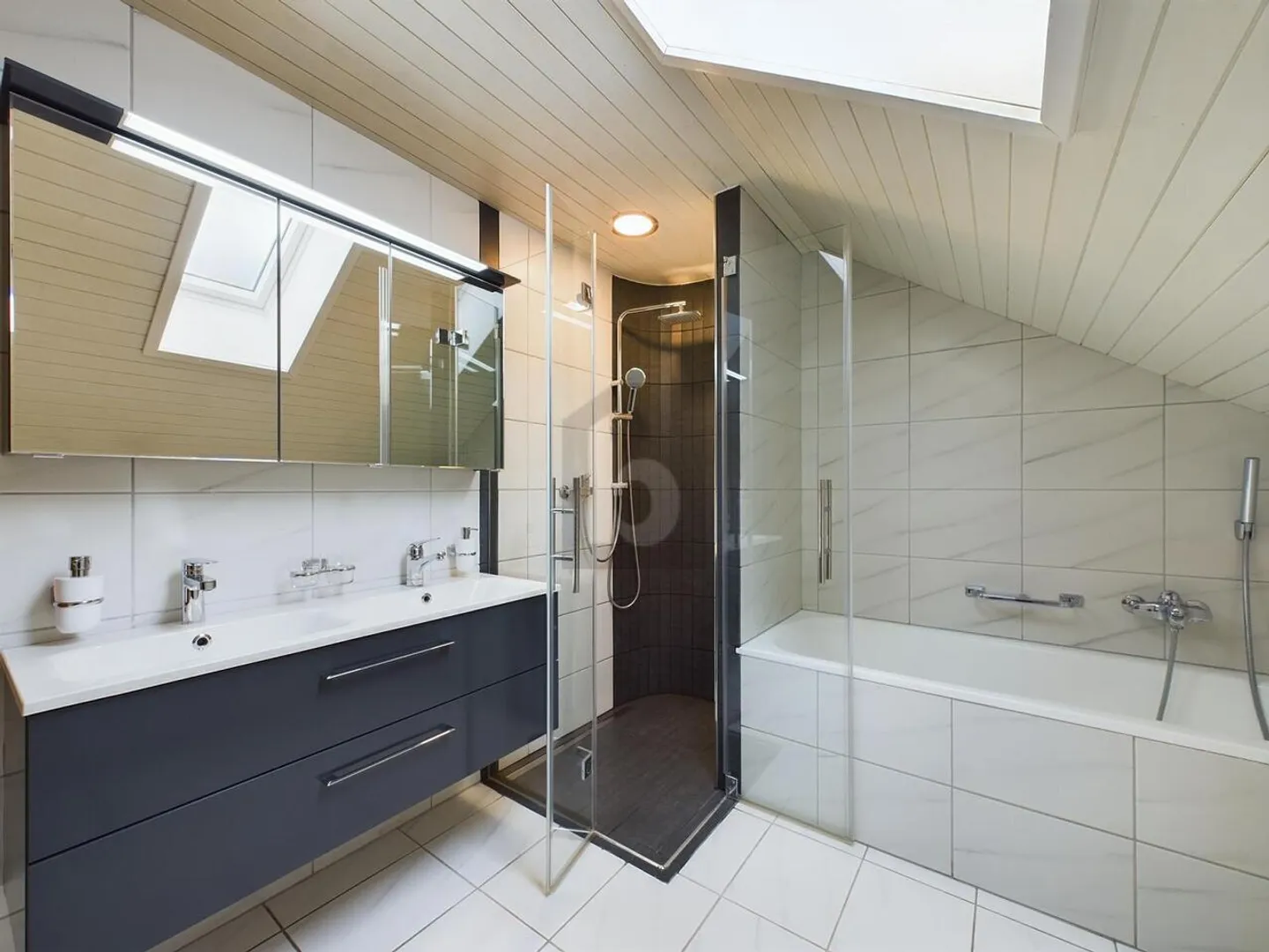 Appartement moderne avec balcon - Photo 4 sur 6