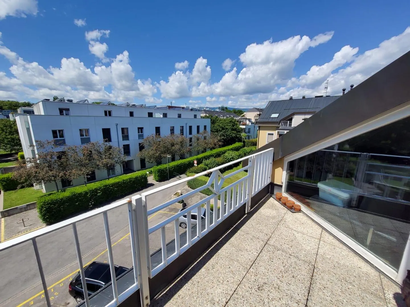 Assunzione del contratto di locazione? Bellissimo appartamento mansardato con 3 camere e galleria a Versoix - Foto 4 di 11