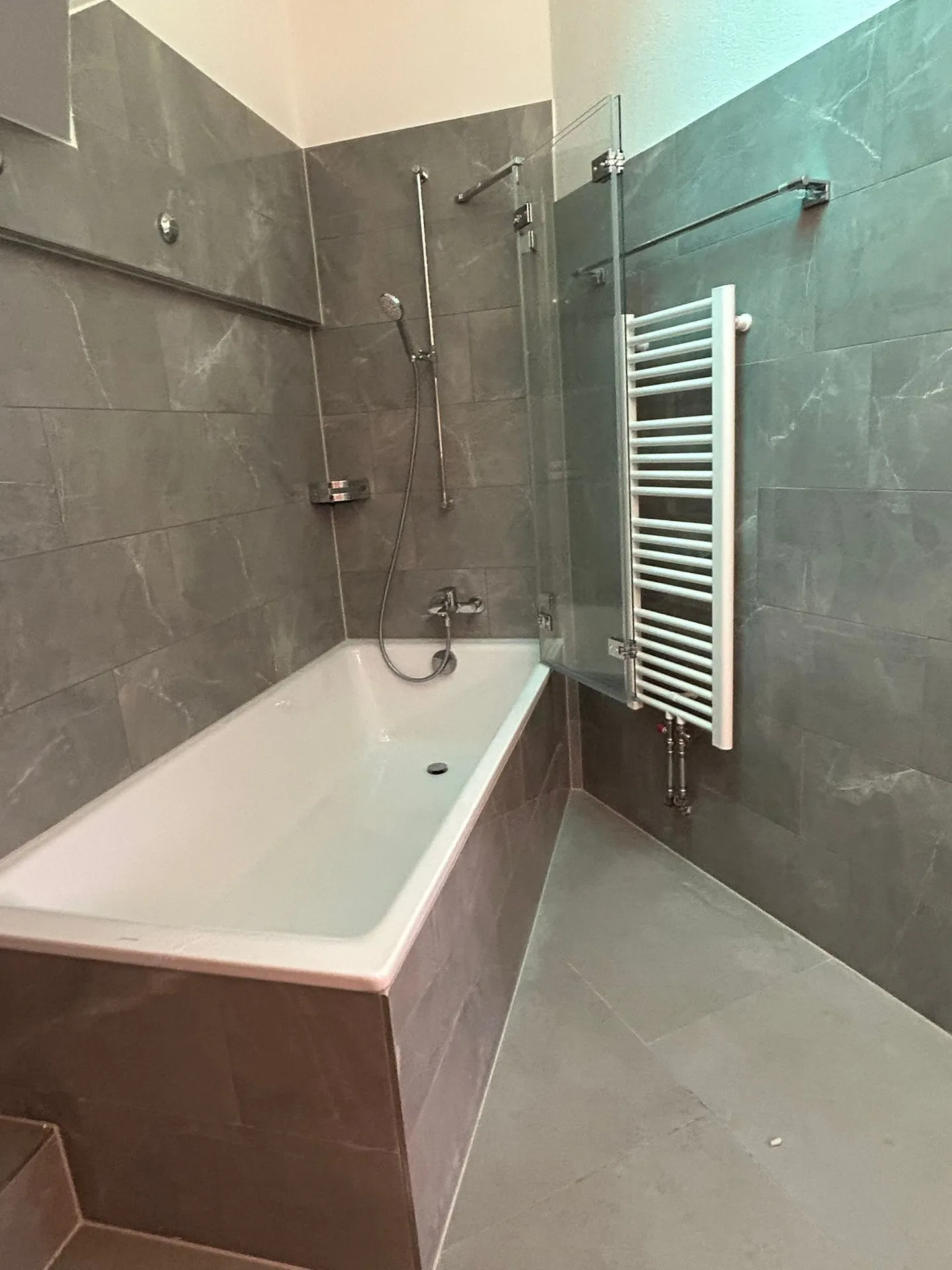 Penthouse exclusif de 4,5 pièces à Bâle - Première occupation - Photo 4 sur 16