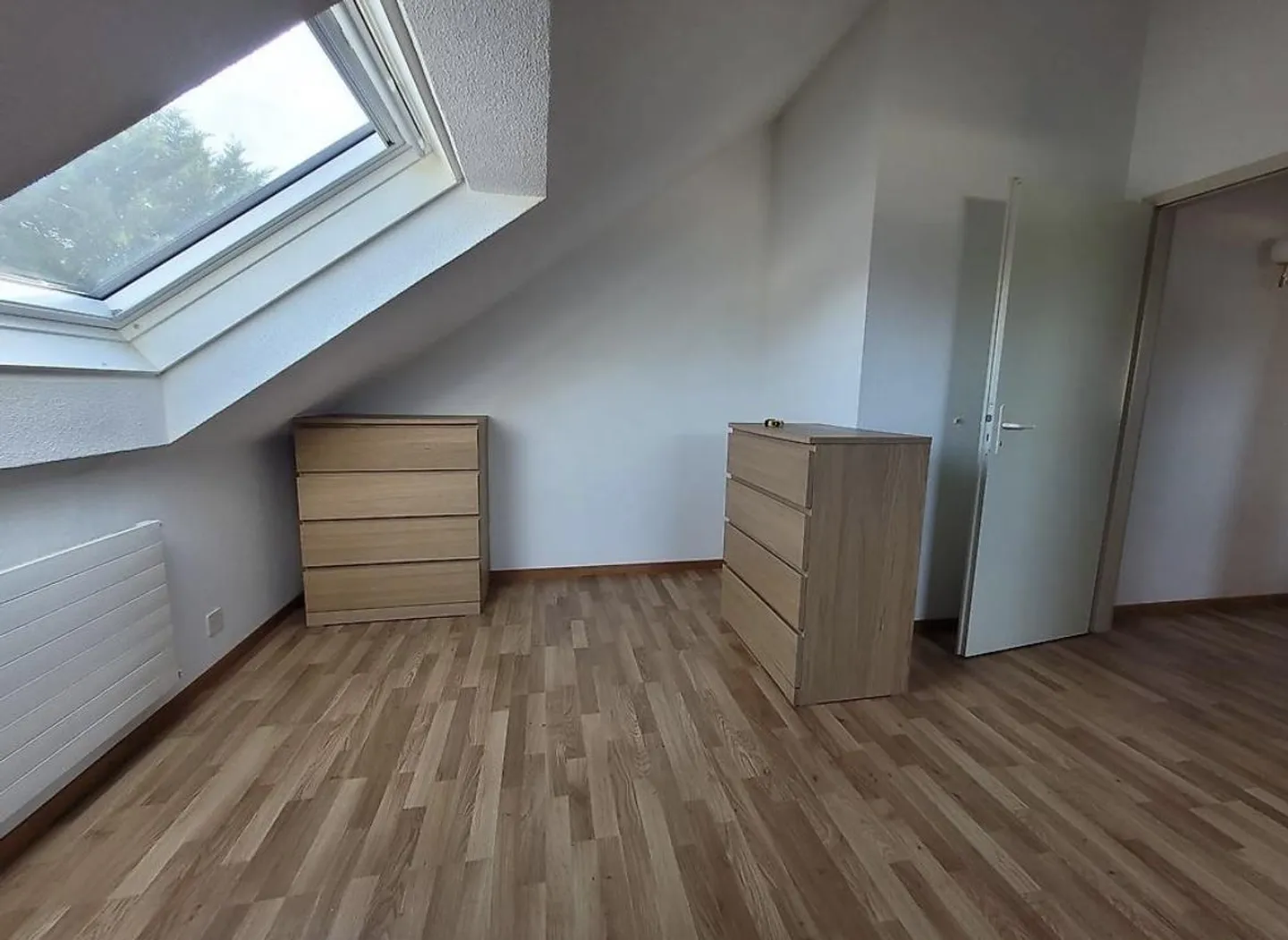 Assunzione del contratto di locazione? Bellissimo appartamento mansardato con 3 camere e galleria a Versoix - Foto 6 di 11