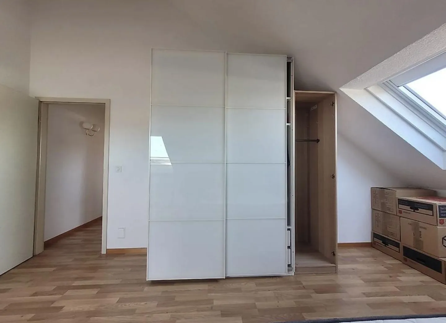 Assunzione del contratto di locazione? Bellissimo appartamento mansardato con 3 camere e galleria a Versoix - Foto 7 di 11