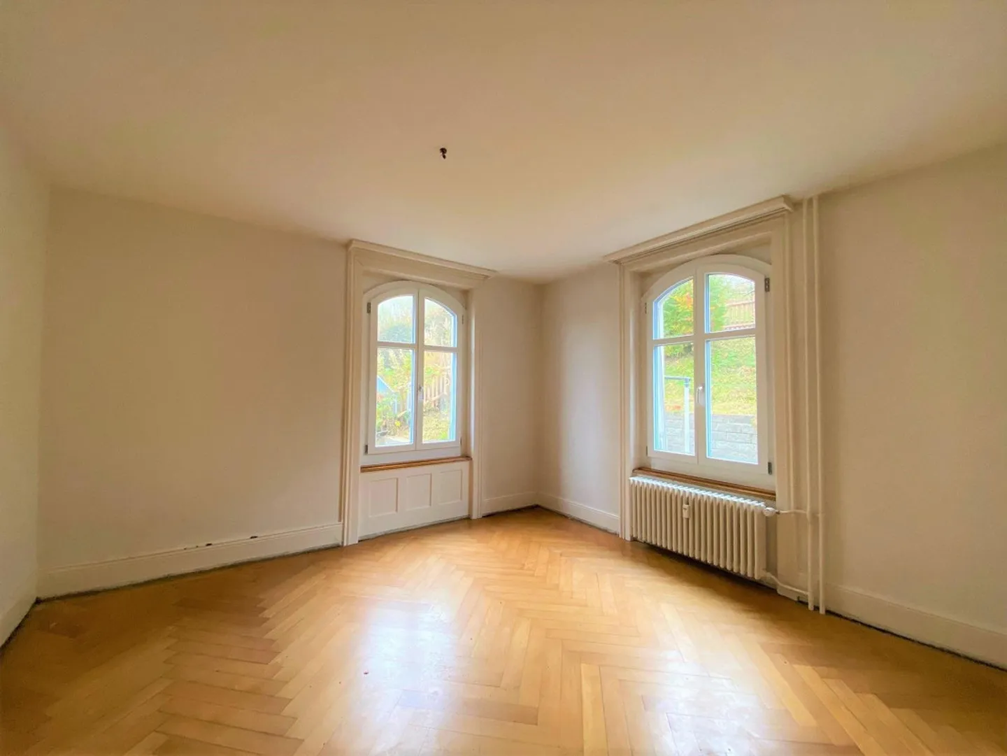 Beautiful 5-room apartment near three lakes - Photo 3 of 6