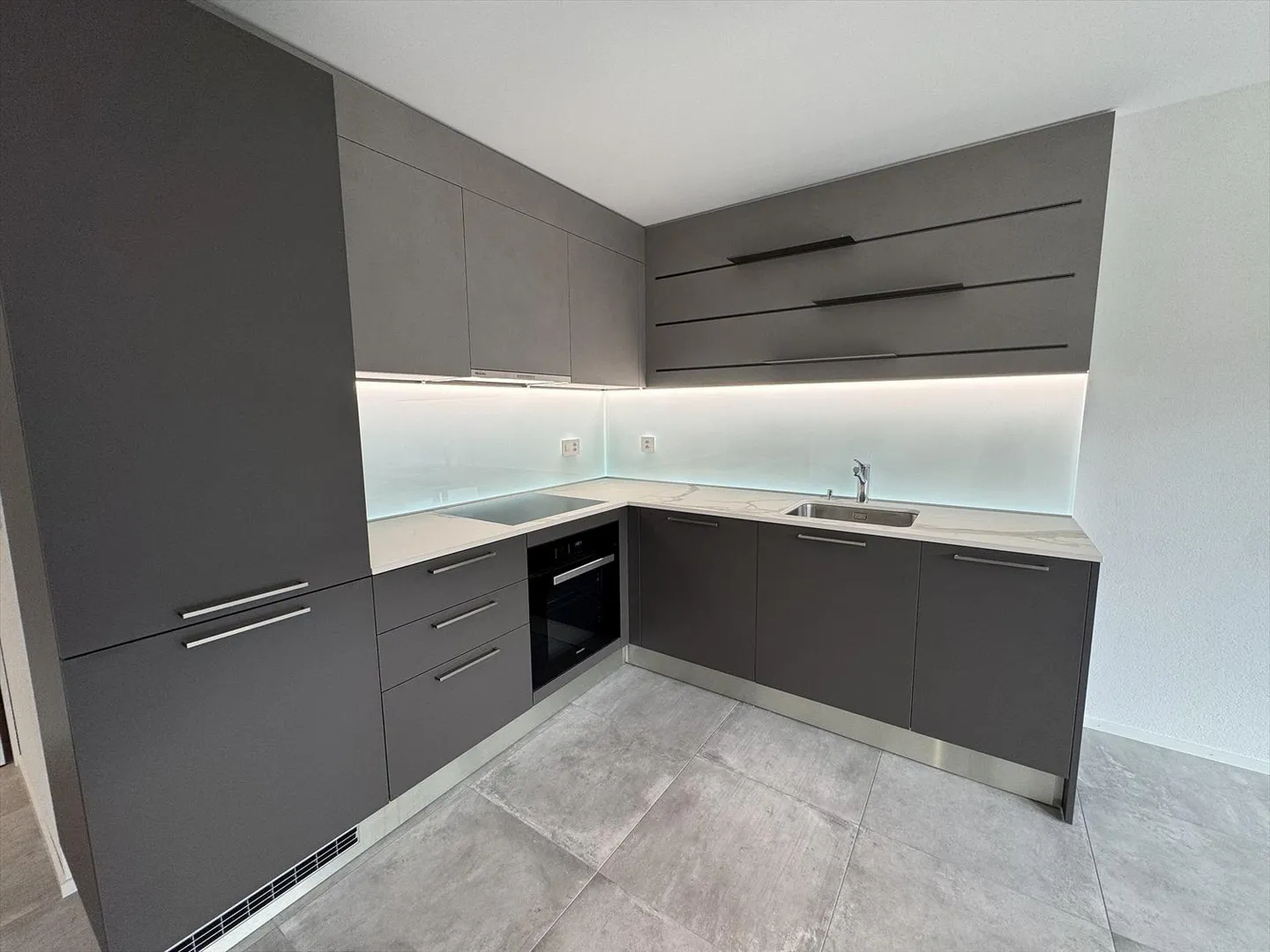 05633 - Appartement 2½ pièces - IMP. CHAMP-RIOND 12 - MATRAN - Photo 4 sur 8