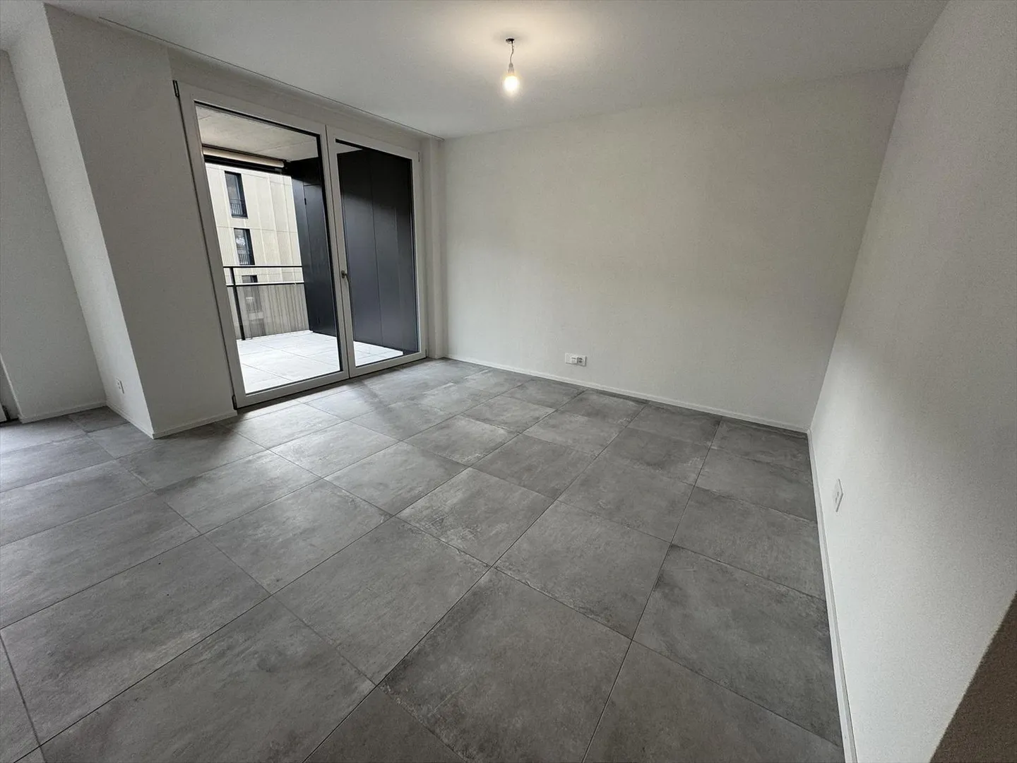 05633 - Appartement 2½ pièces - IMP. CHAMP-RIOND 12 - MATRAN - Photo 7 sur 8