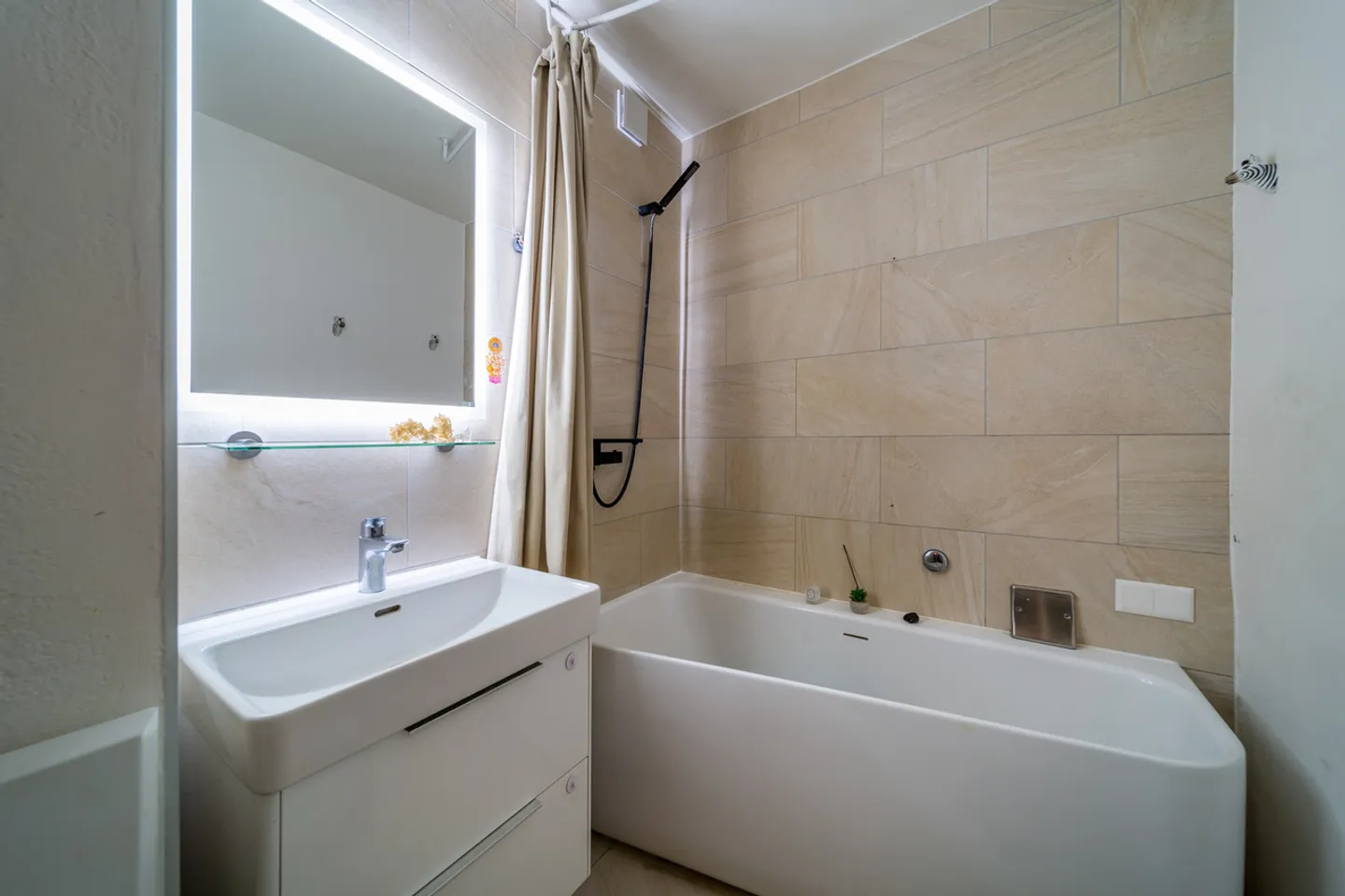 APPARTEMENT RÉNOVÉ - CACHET - OBJET RARE - GARAGE BOX - EN EXCLUSIVITÉ - Photo 3 sur 9