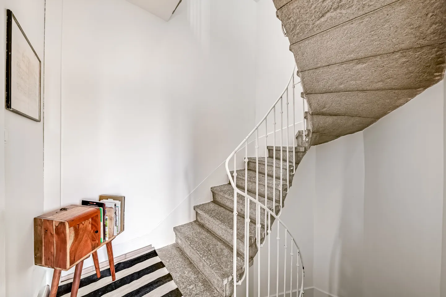 APPARTEMENT RÉNOVÉ - CACHET - OBJET RARE - GARAGE BOX - EN EXCLUSIVITÉ - Photo 7 sur 9