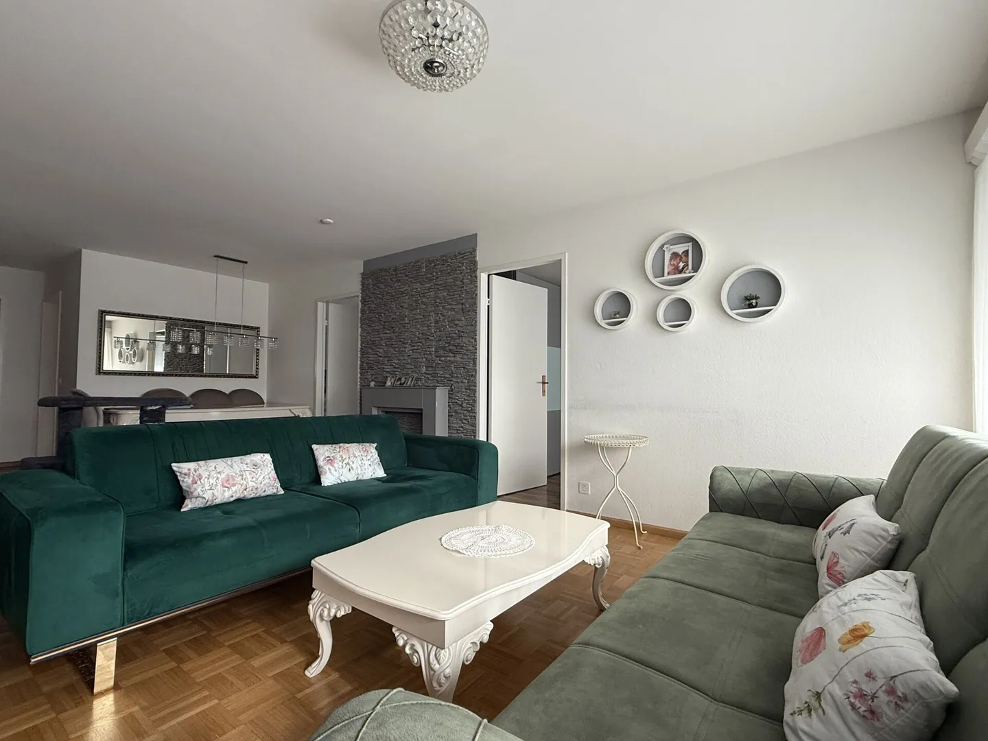 Appartement attrayant de 4,5 pièces - Photo 1 sur 13