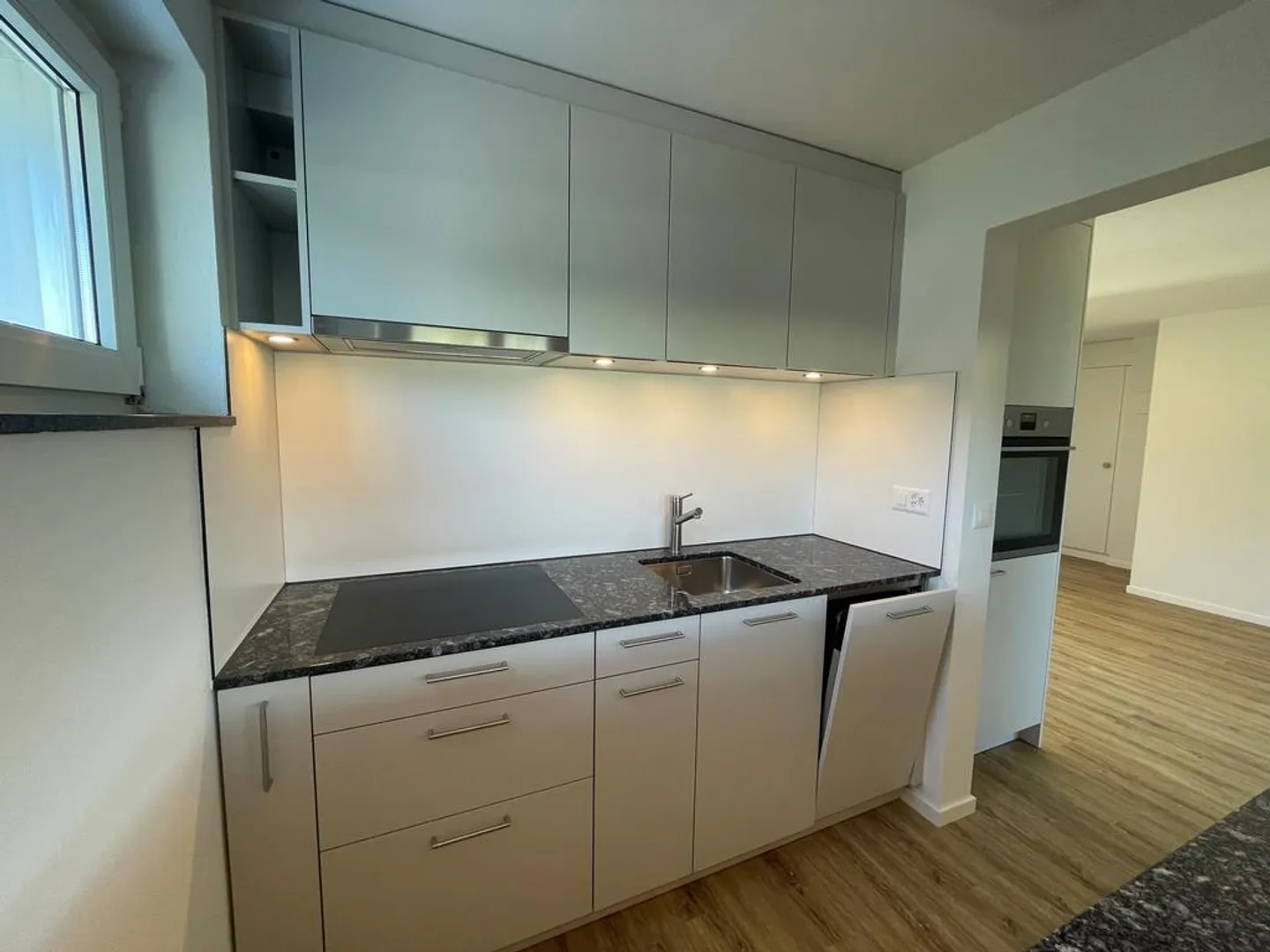 Votre maison fraîchement rénovée vous attend! - Photo 1 sur 12