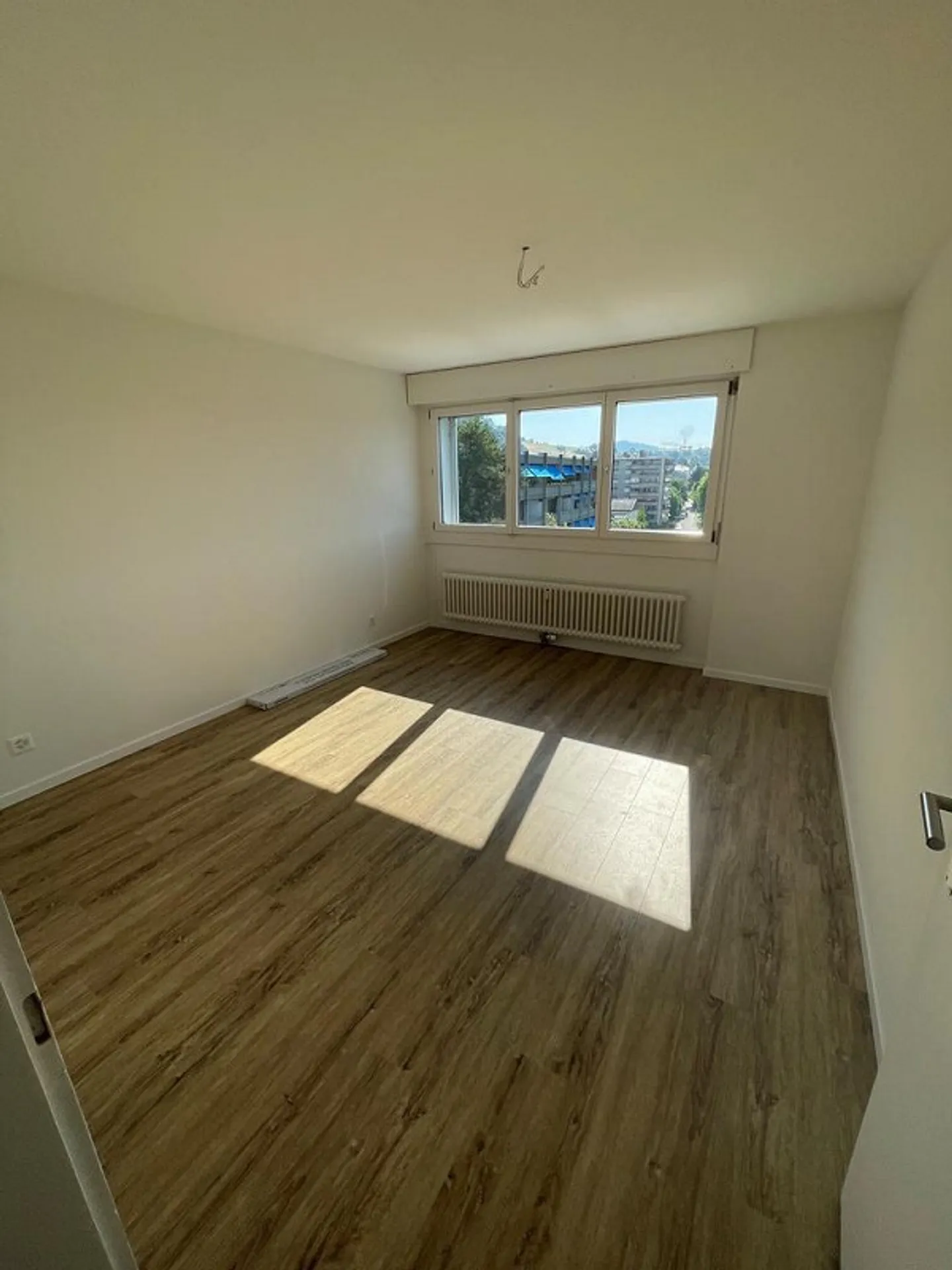 Votre maison fraîchement rénovée vous attend! - Photo 7 sur 12