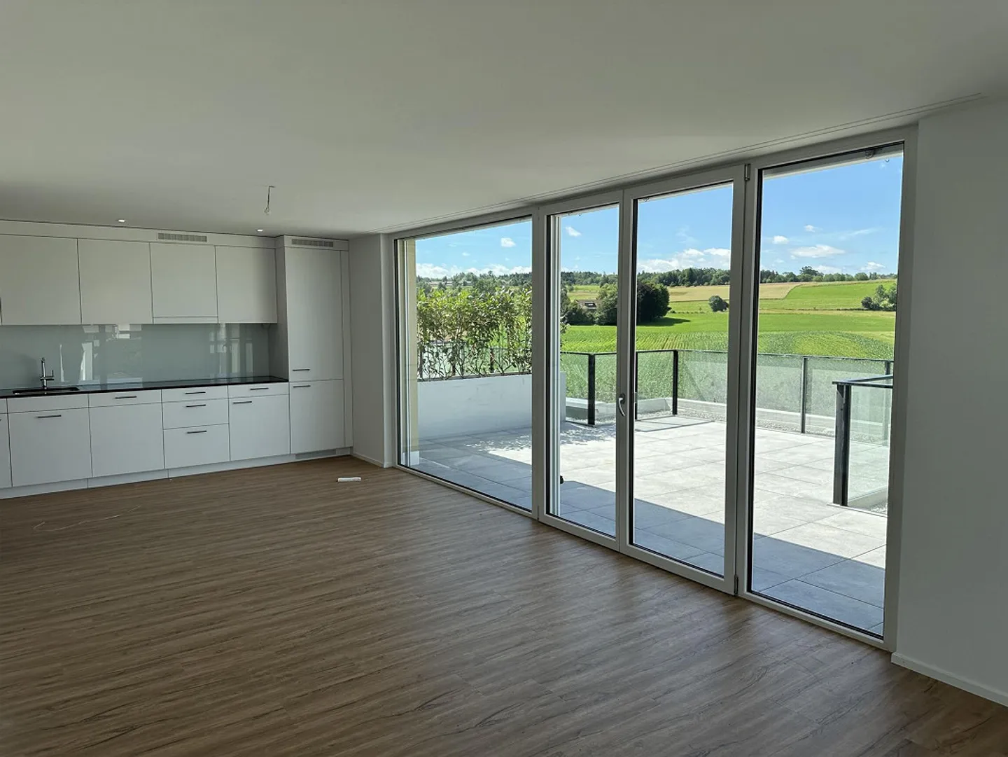 Moderno appartamento attico di 3,5 stanze con vista panoramica - Foto 1 di 15