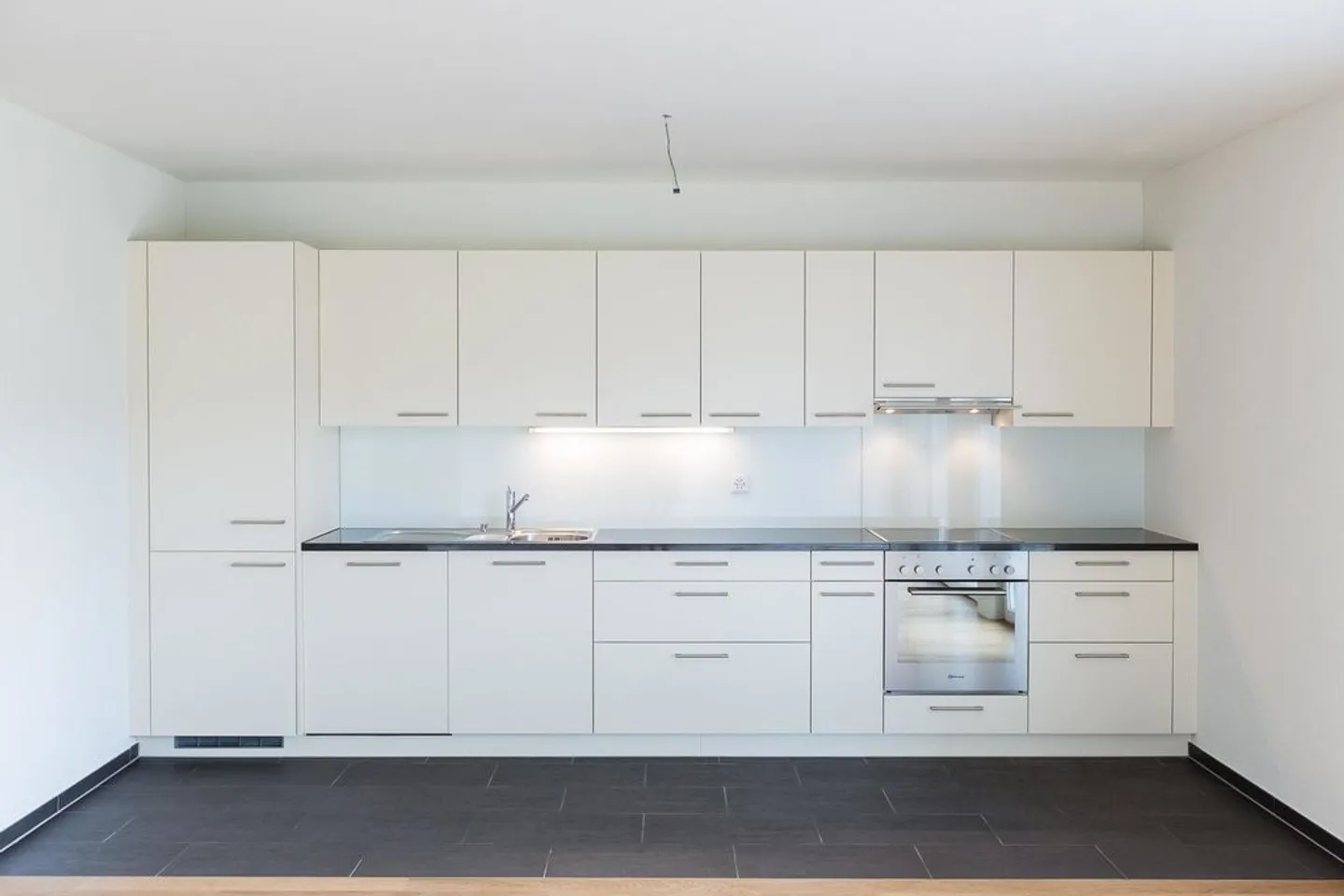 Welcome to your new home - Photo 4 of 7