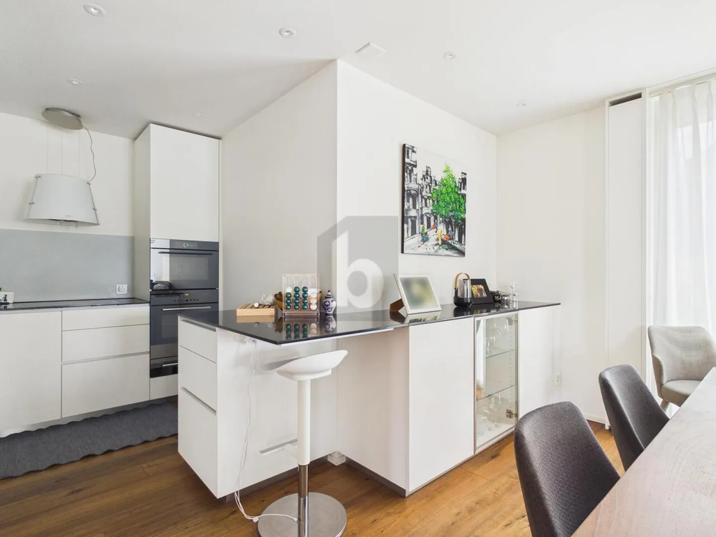 IN A CENTRAL LOCATION WITH DIRECT LAKE VIEW - Photo 2 of 6