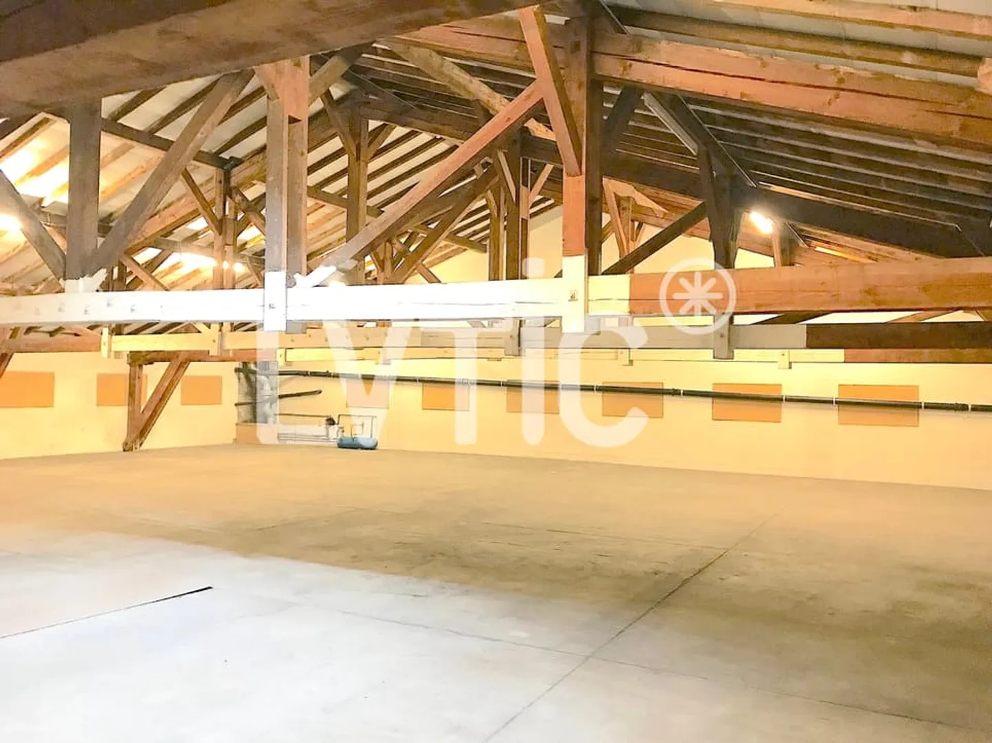 Deposito di 375 m2 in affitto a Penthalaz - Foto 2 di 3