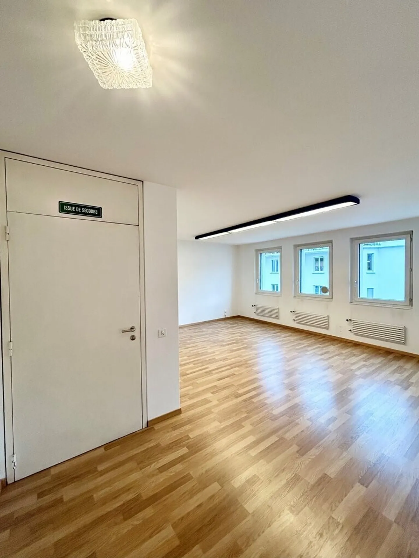 Office for rent in the city center of Sierre starting from 01.08.2026 - Photo 1 of 7