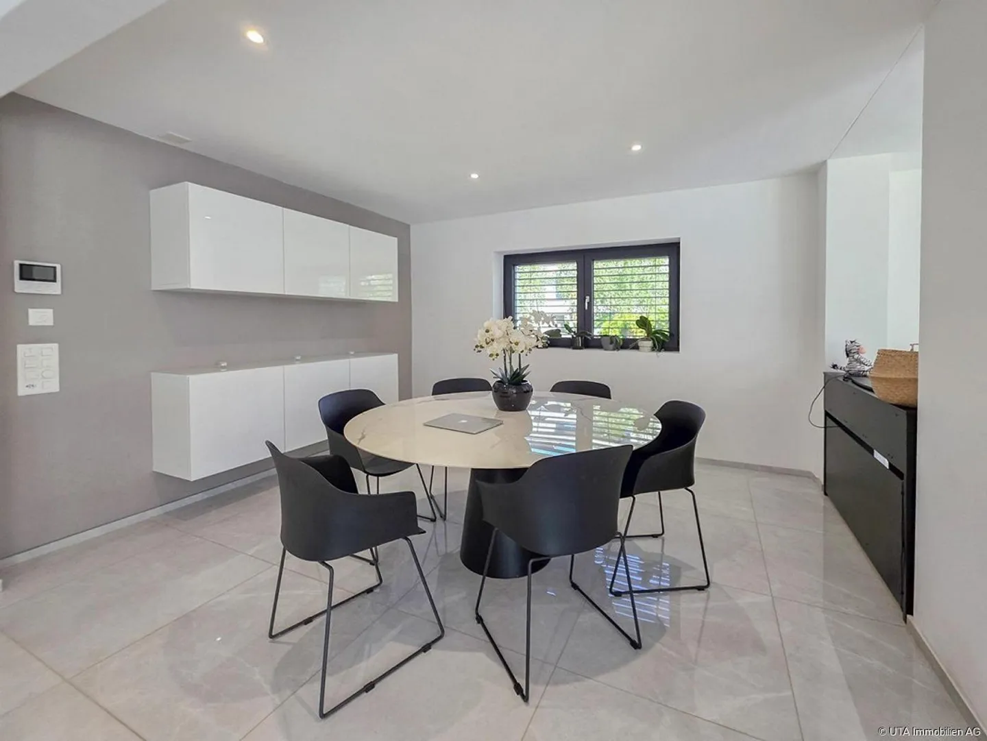 Exclusive living quality in a quiet location with a large garden - Photo 2 of 18