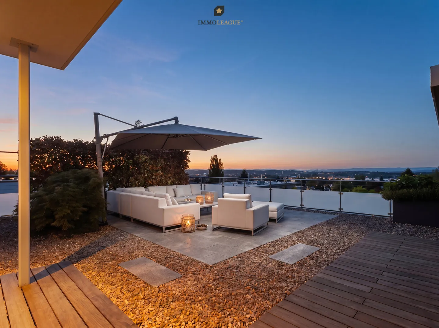 Attico duplex esclusivo con piscina, idromassaggio, sauna e vista lago. - Foto 2 di 7