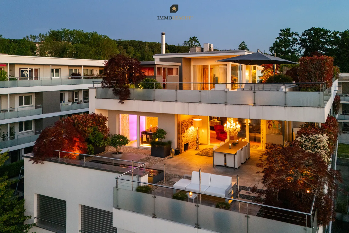 Attico duplex esclusivo con piscina, idromassaggio, sauna e vista lago. - Foto 4 di 7