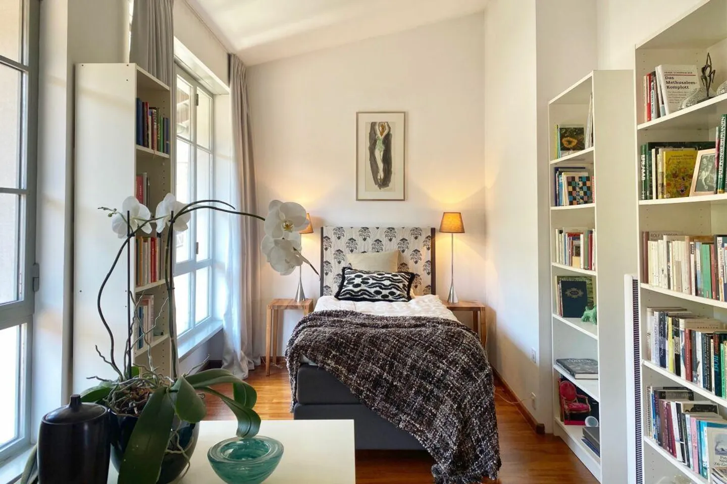 Charming Flat with Mediterranean Courtyard - Photo 29 of 30