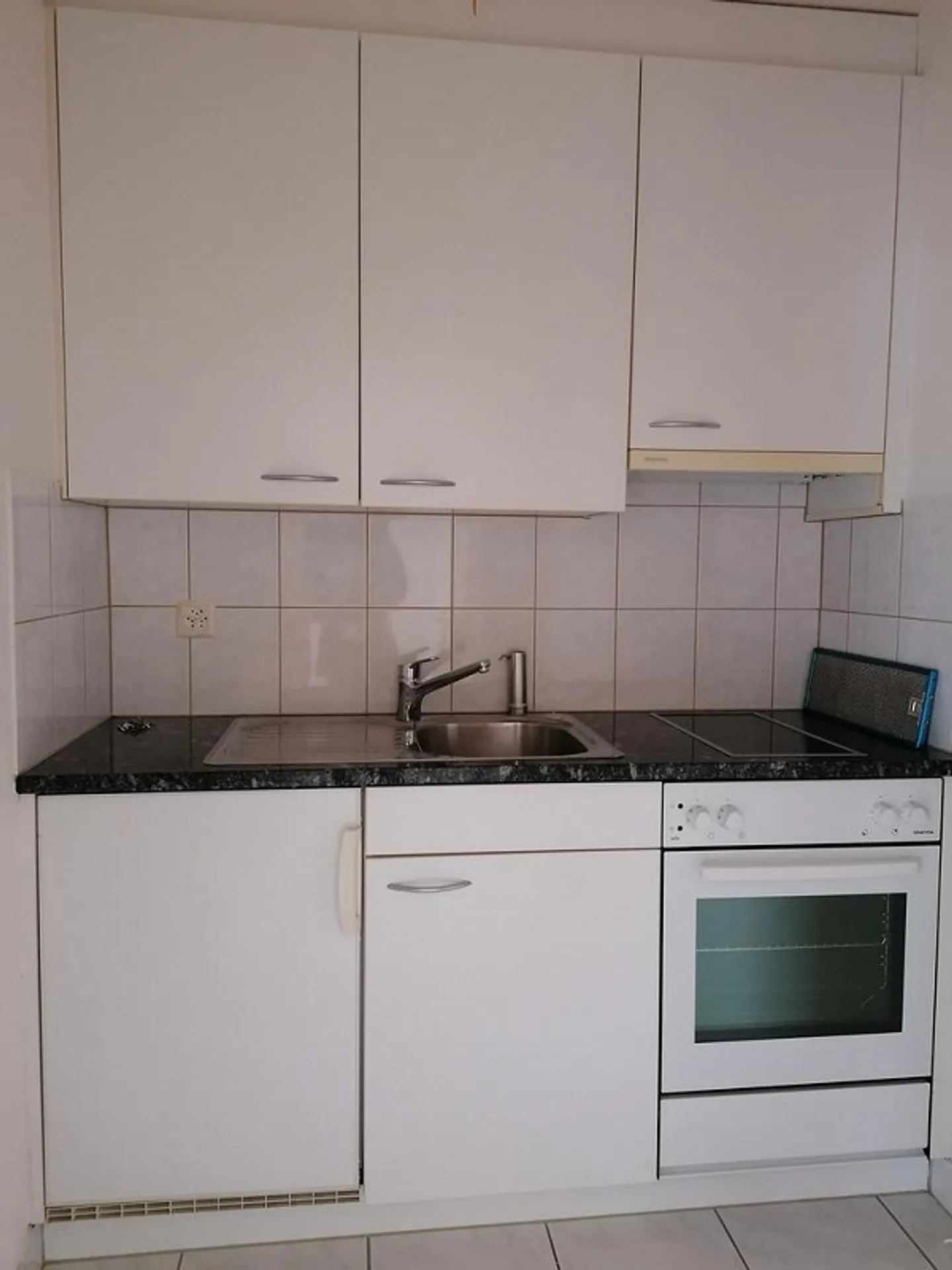 Ideal student apartment with balcony! - Photo 3 of 5