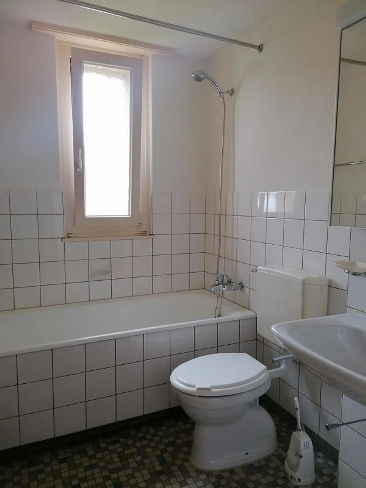 Ideal student apartment with balcony! - Photo 4 of 5