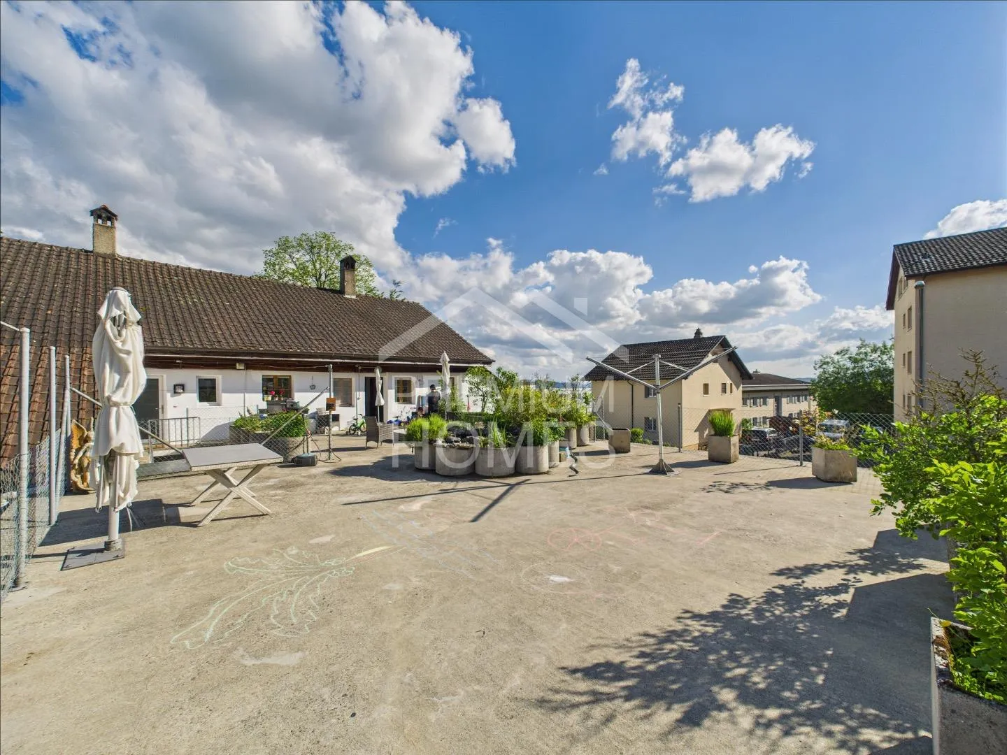 Licht, Raum und Ruhe - Zweifamilienhaus mit Potenzial - Foto 1 von 13